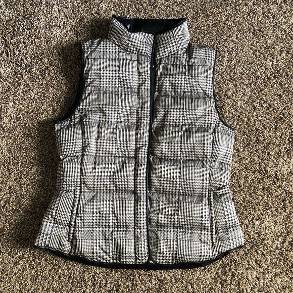 Banana Republic Houndstooth Vest - Picture 1 of 5